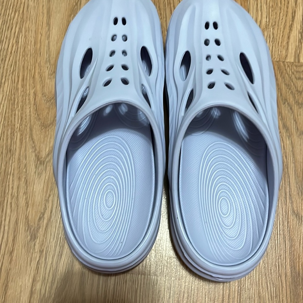 These are Hoka Women Recovery Mule